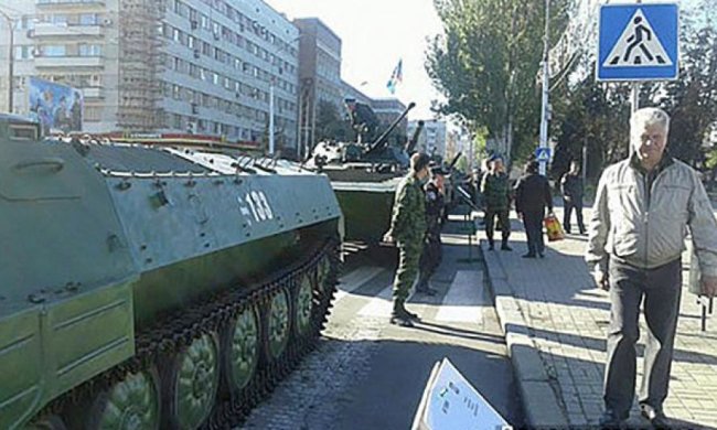 У центрі Донецька скупчення військової техніки (фото)