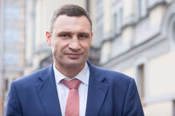 "Стыдно за тебя, ты посмешище. Залей себе под кожу кипяток": киевлян взбесила выдуманная "перемога" Кличко, в сети всплеск ненависти