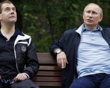 Медведєв порадив чиновникам "ставити собі будильник у різні місця"