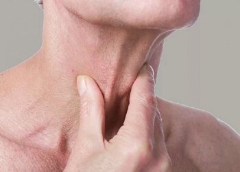 Человеческая шея, скриншот: Youtube