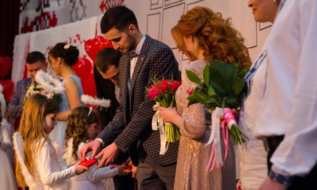 Свадьба на День влюбленных: украинцы штурмовали ЗАГСы ночью и потратили 1,7 миллиона