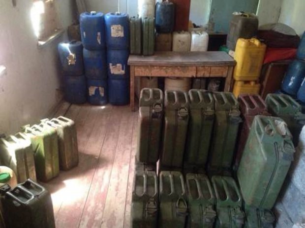 СБУ задержала 22 грузовика с товарами для боевиков