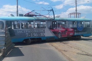 У Харкові трамвай зійшов із рейок