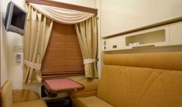 У потязі Київ-Ужгород буде VIP-вагон з охороною 
