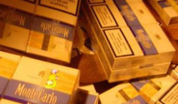 На Донеччині затримали вантажівку з цигарками на 2 млн грн