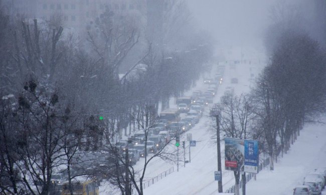 Зима знову покаже свій характер: на Україну мчить лютий циклон