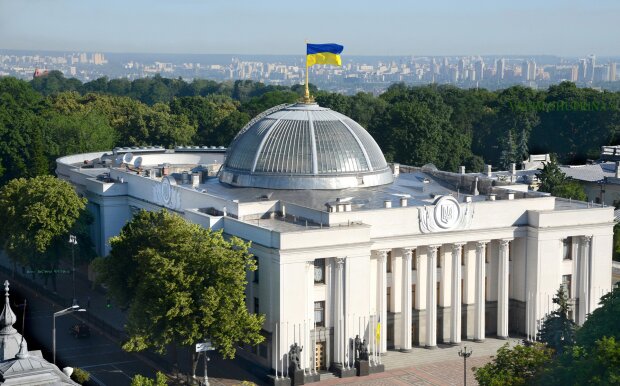 В Украине будут сажать на пожизненное за мародерство — Рада утвердила указ Зеленского