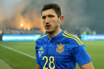 "Ему на Х-Фактор надо": игрок сборной Украины исполнил песню и порвал сеть