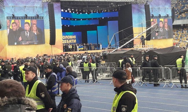 "Я ваш вирок": відповідь Зеленського Порошенку викликала шквал овацій українців