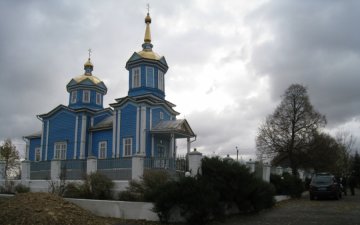 Неадекват вынес дверь церкви ради молитвы