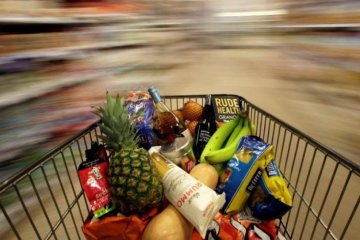 Криваві гроші: на полицях магазинів "ЛДНР" вільно продають українські товари