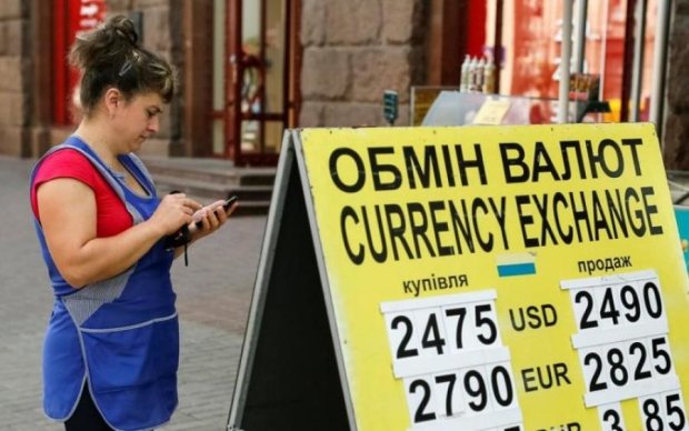 Курс валют на 30 липня: долар помітно піднявся, а євро знову відстає