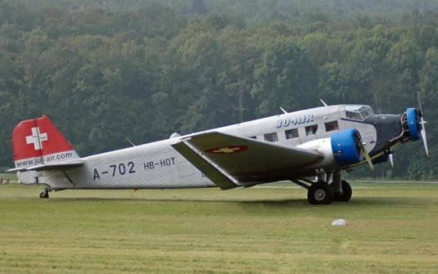 В Альпах самолет попал в жуткую катастрофу: погибли все 