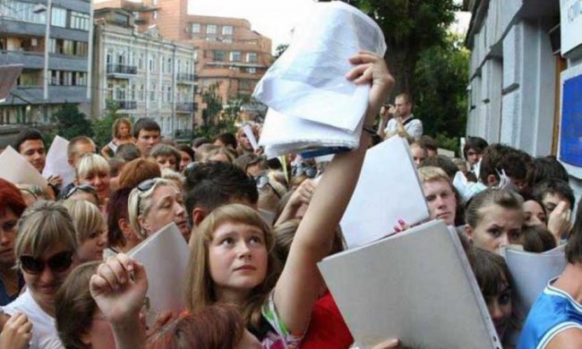 Тысячи абитуриентов стали жертвами масштабного сбоя на серверах МОН
