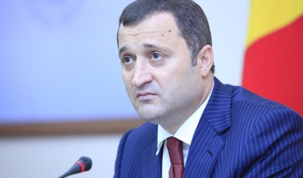 Экс-премьеру Молдовы продлили арест еще на месяц