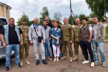 Зеленського хочуть забрати до армії: чи готовий слуга народу змінити булаву на берці