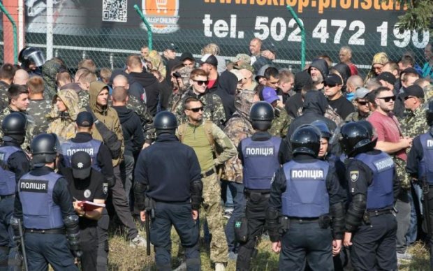 Масове побоїще в міськраді Конотопа, 50 затриманих: відео
