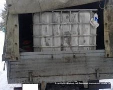На Луганщині знайшли 2 тонни пального та 10 мішків одягу (фото)