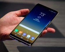 В мережу злили фото Note 9 з потрійною камерою