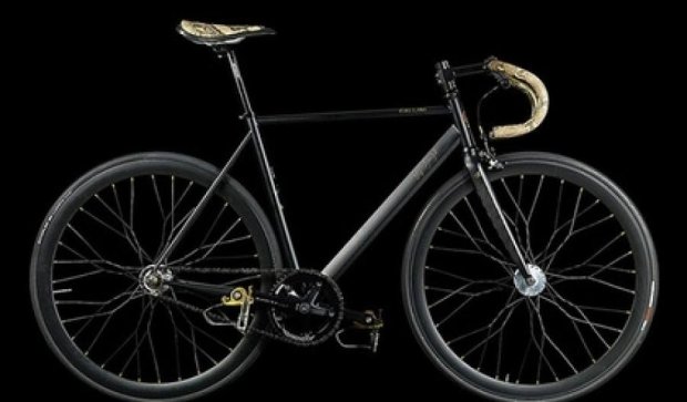 В Італії зробили велосипед із золота та титану