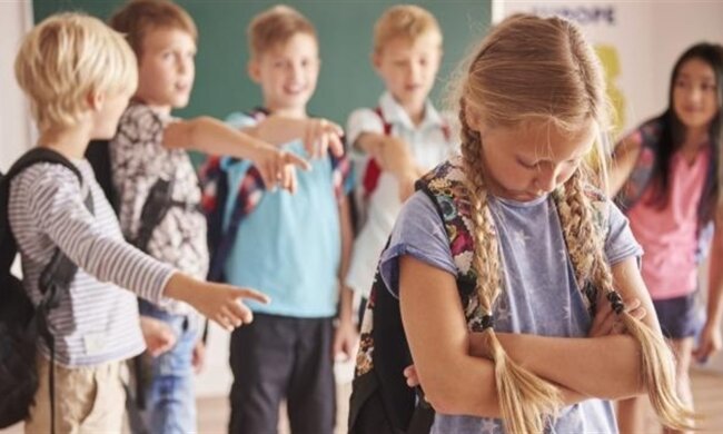 У дитячому садку Дніпра вибухнув жахливий скандал: "Маму тримали силою"