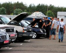 Известный художник "разнес" владельцев нерастаможенных авто