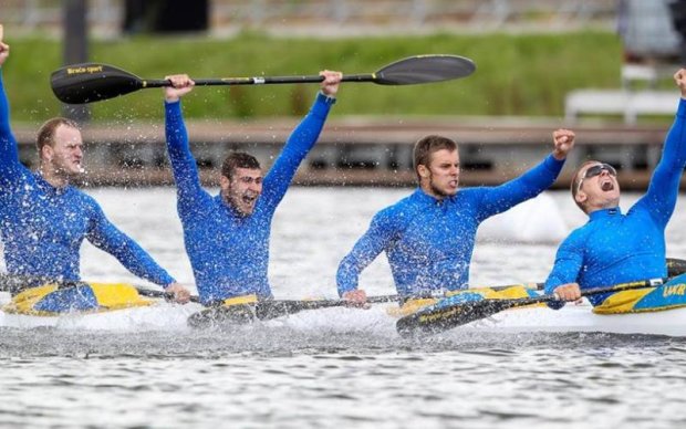 Українські веслувальники тріумфально виступають на змаганнях у Португалії