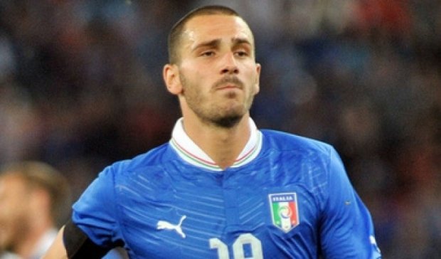 События в Париже ставят под угрозу Евро-2016 - итальянский футболист