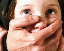 Правоохоронці затримали педофіла з цілим "гаремом" дітей