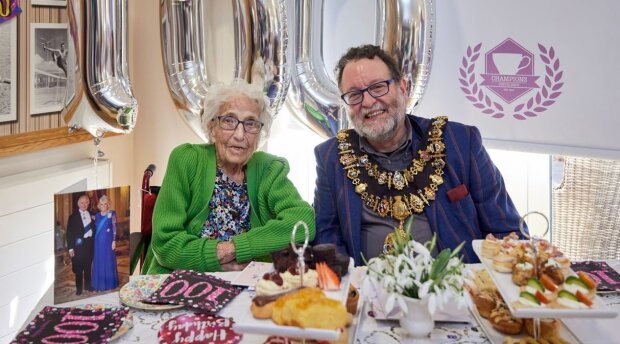 100-летняя британка, фото: inyourarea.co.uk