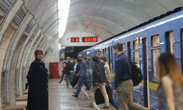 Харків'яни, не поспішайте додому: метро буде працювати довше