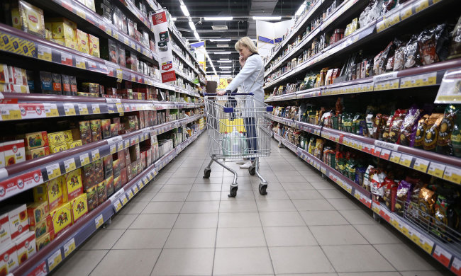 В Днепре стихия "подмочила репутацию" популярного супермаркета: кадры водного Апокалипсиса