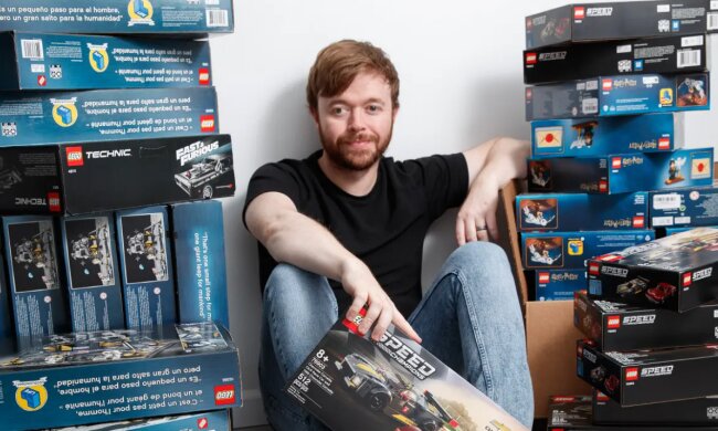 Шэй О'Фаррел зарабатывает на Lego. Фото: свободные источники