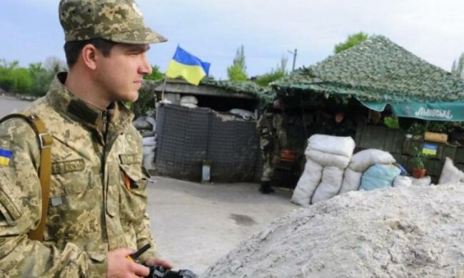 Агресор обстріляв пропускний пункт в зоні АТО