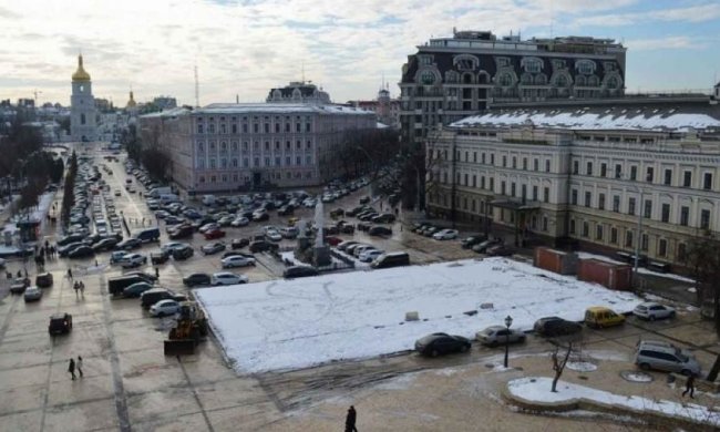 Завтра "відкриють" підземний паркінг під Михайлівською площею