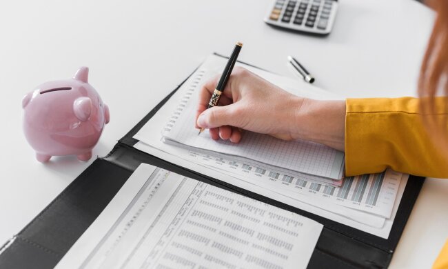 Финансы, деньги, бюджет / фото: Freepik