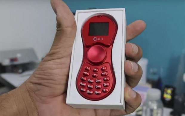 Китайці випустили найхайповіший телефон в світі: відео
