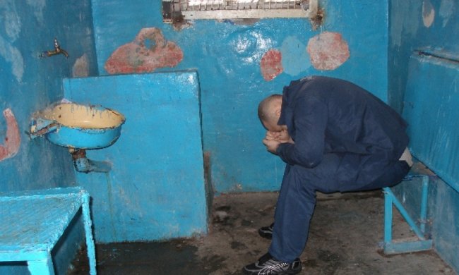 В Луганском СИЗО два случая самоубийства из-за пыток представителями "ЛНР"