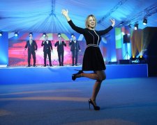 Захарова похвалилась зустріччю з Бюльбюль та огірком: фото