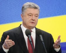 Порошенко і Клімкін не оцінили шоу Путіна з КамАЗами