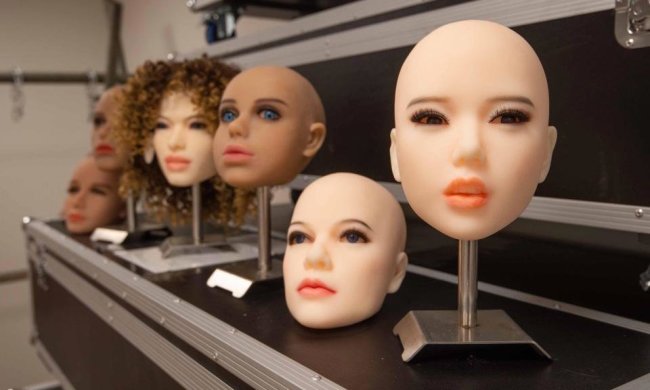 Вдівці тріумфують: секс-ляльки замінять померлих дружин