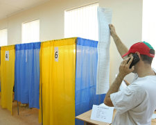 Вибори 2019: власники ID-карток не зможуть голосувати, що забули розповісти українцям