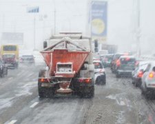 Головна траса країни перетворилася на справжнє пекло, люди у безвиході