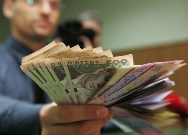 Власти припугнули украинский бизнес: платите - или потеряете все