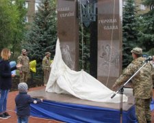 Непоправимый вред: неизвестные разнесли памятник героям АТО