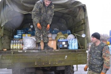 Вже була атака: нелюди знову напали на авто відомого волонтера 
