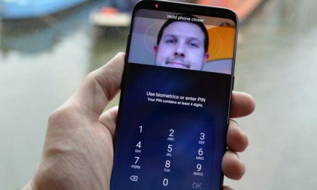 Сканер райдужки очей в Samsung Galaxy S8 вдалося обдурити
