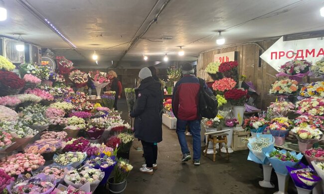 Квітковий ринок, квіти, фото: Знай.ua