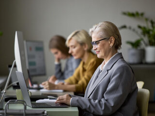 Работа для 50+: фото из свободных источников