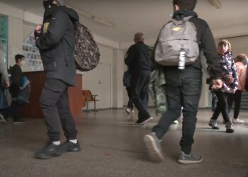 школа, скриншот из видео